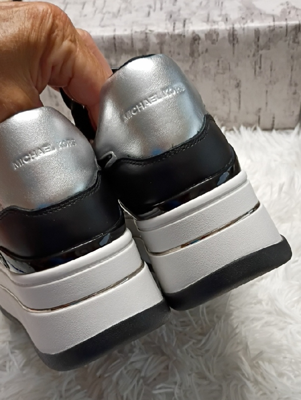 MICHAEL Michael Kors Hayes Metallic Empire Monogram Women's Sz 9.5 Sneakers $175 - Picture 5 of 9